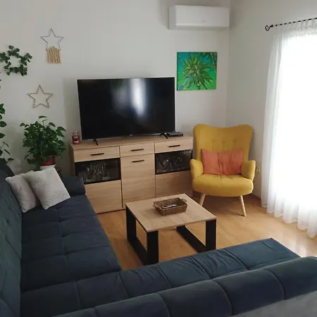 Holiday home Mirela Sisan