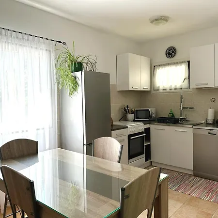 Mirela * Sisan